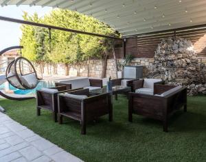 Kolam renang di atau dekat dengan Serenity Bliss Villa +47 gambar