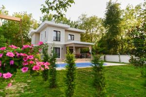 Gallery image of Guzel Evler Family Resort in Sapanca