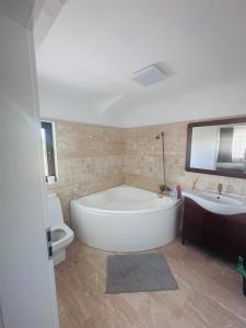 Koupelna v ubytování Vila Meditteran