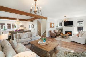 Χώρος καθιστικού στο The Beach House by Seabrook Hospitality