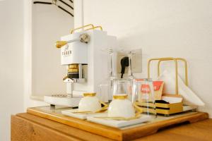 Set per la preparazione di tè e caffè presso Cela Una Volta