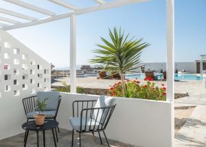 Bazén v ubytování Philosophy of Mykonos Boutique Hotel nebo v jeho okolí