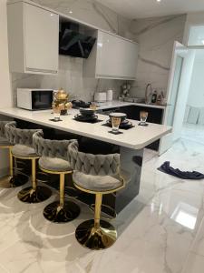 Η κουζίνα ή μικρή κουζίνα στο Burnley luxury B&B - 5 star