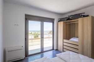 Postel nebo postele na pokoji v ubytování Kayzo Luxury Apartment With Pool