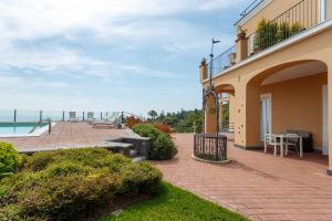 Bazén v ubytování B&B Villa Etelka nebo v jeho okolí