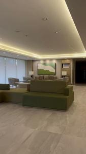 Posezení v ubytování 1014 - Cavite Minimalist Condo with Resort-like Amenities & Hi Speed Wifi