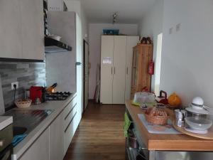 O bucătărie sau chicinetă la A Casa di Vale