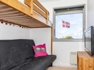 Μια τηλεόραση ή/και κέντρο ψυχαγωγίας στο 5 person holiday home in Roslev-By Traum +32 φωτογραφίες