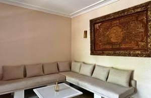 Uma área de estar em Nomadz Palace