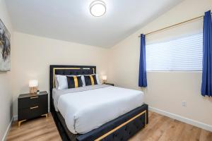 Gallery image of Cozy 4 Bedroom Near to Disney, Arcade and Games! in Fullerton