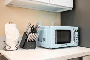 Gallery image of Cozy 4 Bedroom Near to Disney, Arcade and Games! in Fullerton +40 photos