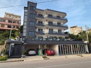 Το κτήριο όπου στεγάζεται  το διαμέρισμα