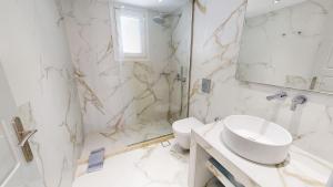 Kúpeľňa v ubytovaní Mykonian Tramonti Villas