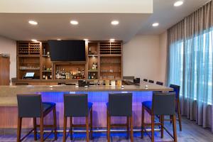Lounge nebo bar v ubytování Fairfield by Marriott Inn & Suites Austin Georgetown
