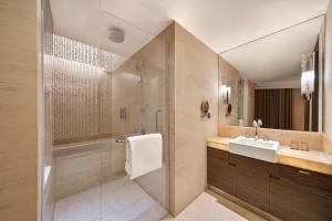 Koupelna v ubytování Sheraton Nha Trang Hotel & Spa