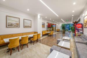 Posezení v ubytování ATP Galaxy Hotel & Apartment Danang