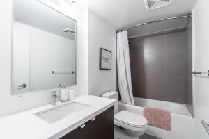 Ένα μπάνιο στο Yorkville Plaza Express Stay +16 φωτογραφίες