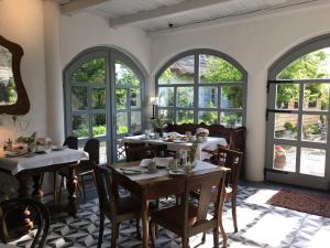 Restaurace v ubytování Kővirág Panzió + 34 fotografií