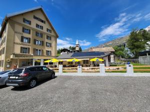 Nespecifikovaný výhled na hory nebo výhled na hory při pohledu z hotelu