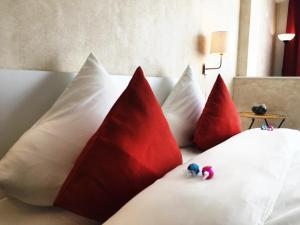 Postel nebo postele na pokoji v ubytování Csiki Hotel