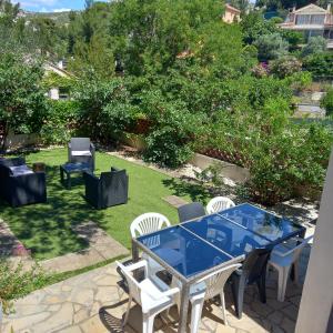 Vonkajšia záhrada v ubytovaní Villa à Marseille dans un cadre bucolique
