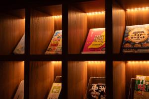 酒店内部图书馆