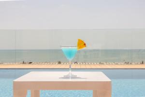 Бассейн в Hotel Monaco или поблизости