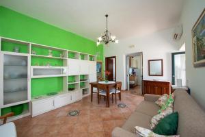 Posezení v ubytování Casa Deva Amalfi Coast, with private garden overlooking the sea + 21 fotografií