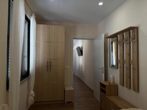 Gallery image of Tirent Apartment - Cozy Bedrooms Stay by Golem Beach in Golem
