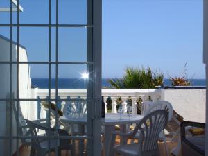 ミハス・コスタにあるAPT EL FARO ARKADIA BEACH MIJAS COSTA Marvellous Frontbeach with stunning seaviews and historic lighthouseのギャラリーの写真