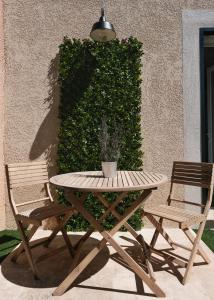 Φωτογραφία από το άλμπουμ του Studio rénové avec belle terrasse στην Αιξ-αν-Προβάνς +8 φωτογραφίες