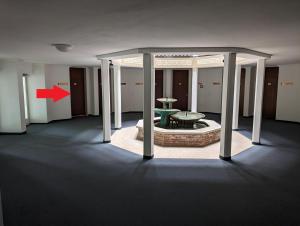 Postel nebo postele na pokoji v ubytování Apartment mit Balkon und Pool, zentral am Waldrand