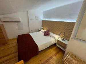 Postel nebo postele na pokoji v ubytování Gregal 81 4 pax - Mas Pinell + 15 fotografií