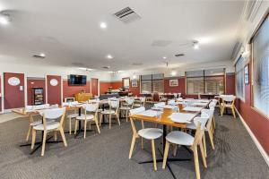 Amaroo Motel Tumuts Best Accommodation餐厅或其他用餐的地方