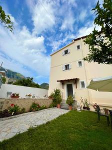 Το κτήριο όπου στεγάζεται  ο ξενώνας