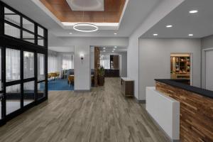 an office space with a lobby with a reception desk at Hampton Inn Cleveland-Downtown in Cleveland