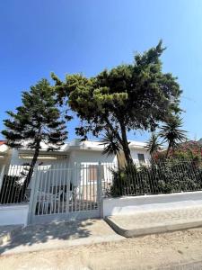 Το κτήριο όπου στεγάζεται  το διαμέρισμα