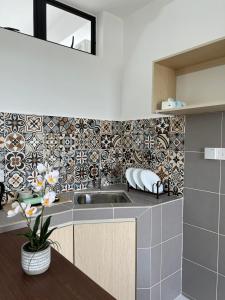 Η κουζίνα ή μικρή κουζίνα στο Nixy Studio Seri Iskandar