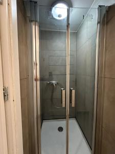 Koupelna v ubytování Gołębia Hostel