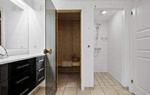 Kuchyň nebo kuchyňský kout v ubytování Beach Front Apartment In Nykøbing Sj