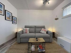 Fotografia z galérie ubytovania Studio cabine rénové 4 pers. avec terrasse et parking privé - Gruissan Port - FR-1-229-803 v destinácii Gruissan