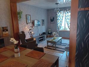 Ảnh trong thư viện ảnh của A DÉCOUVRIR ABSOLUMENT Charmante Maison thierachienne ở Effry +43 ảnh