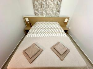 En eller flere senge i et værelse på Sun Bay Petrovac + 11 billeder