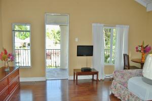 Gallery image of Guest House Villa Mishkan in Runaway Bay