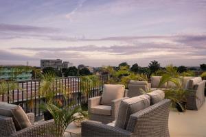 Protea Hotel by Marriott Luanda的休息区