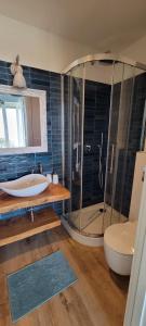 Ένα μπάνιο στο B&B Villa Shiverty +32 φωτογραφίες