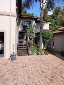 Το κτήριο όπου στεγάζεται  το διαμέρισμα +23 φωτογραφίες