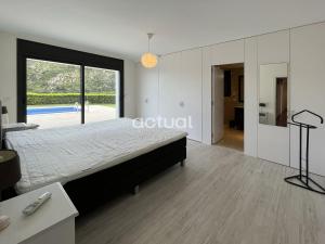 Postel nebo postele na pokoji v ubytování CASA MAS NOU 44 + 16 fotografií