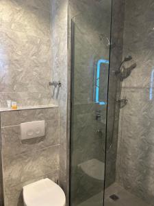 Ένα μπάνιο στο Hotelinn Oniru