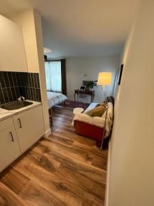 Postel nebo postele na pokoji v ubytování Studio apartment near Shannon Airport